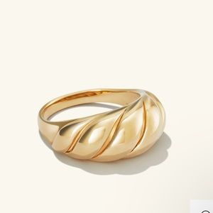 Mejuri Croissant Dome Ring Gold Vermeil Sz 5